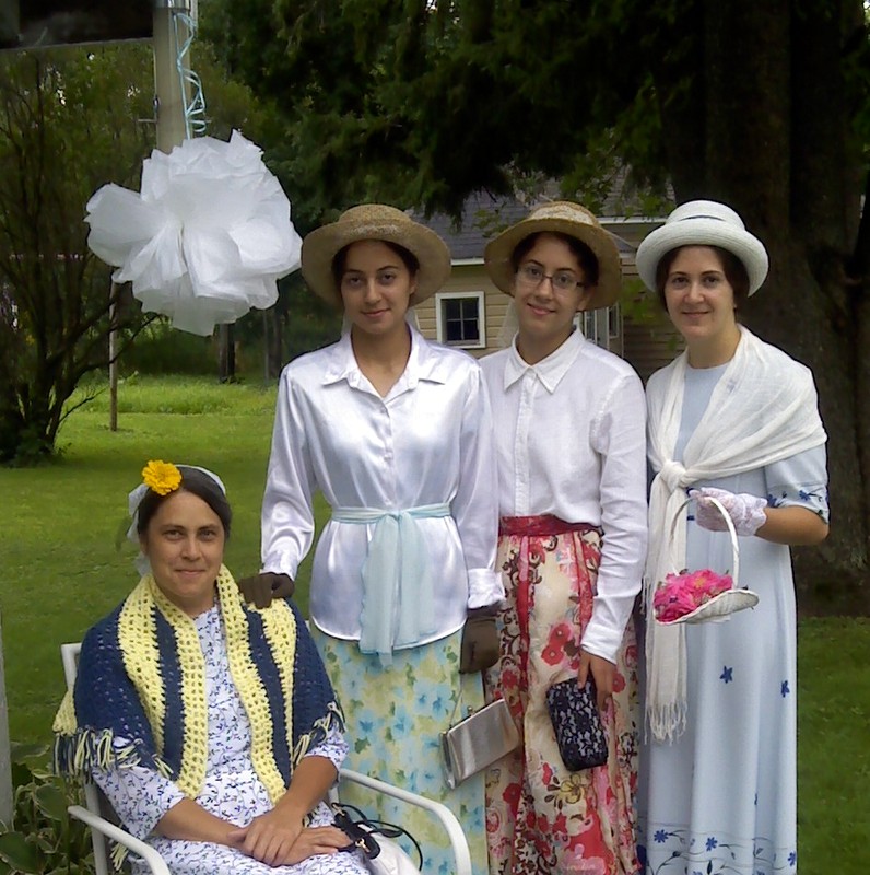 Mom, Kathy, Elizabeth, Luci